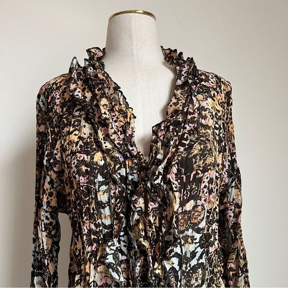 Le Caviar Printed Ruffle Button Up Blouse Size Large - Picture 2 of 7
